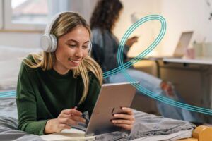 Netcom Kundin surft mir Pur-DSL