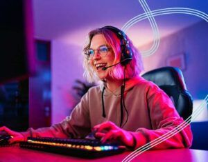 Mädchen am Computer mit Pur-DSL von Netcom Kassel